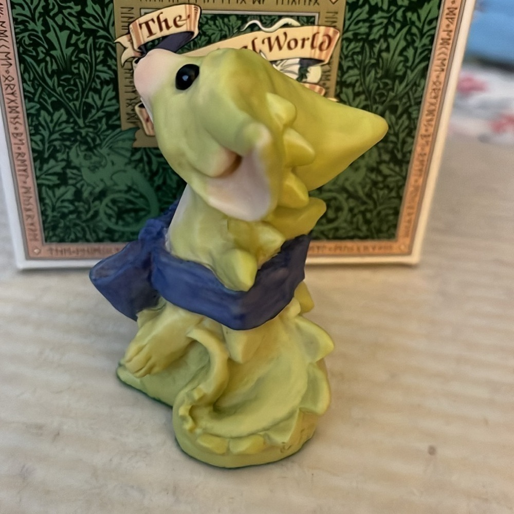 Blue Ribbon Pocket Dragon with Box - Picture 3 of 8